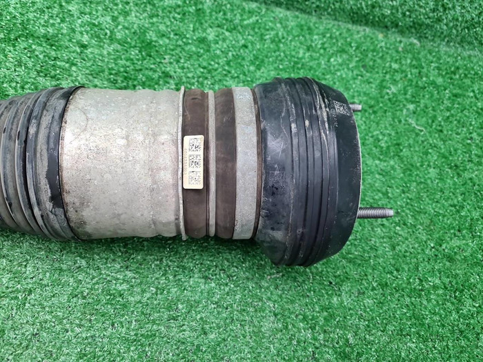 Стойка пневматическая левая Mercedes S W223 20-нв