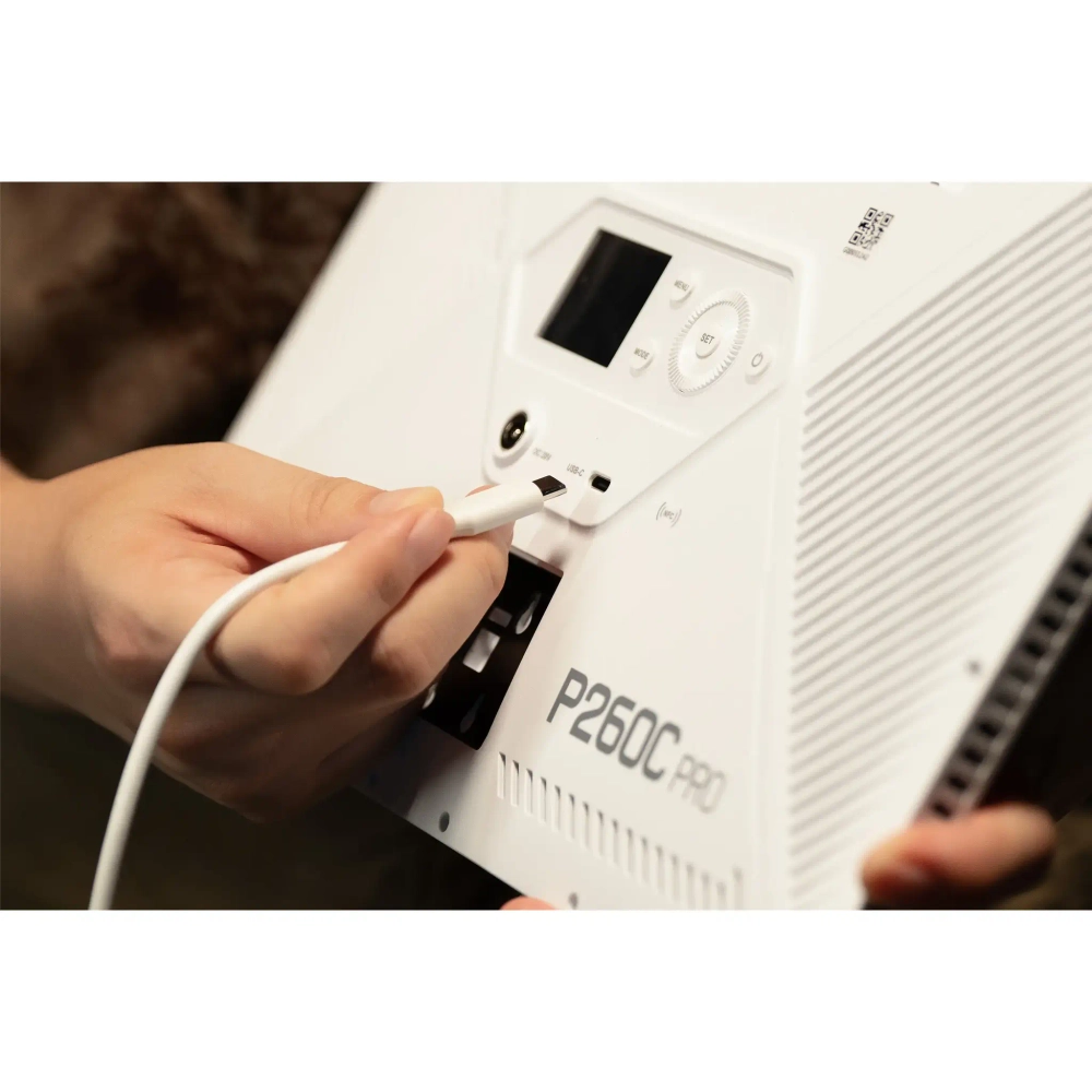 Осветитель светодиодный Godox P260C Pro