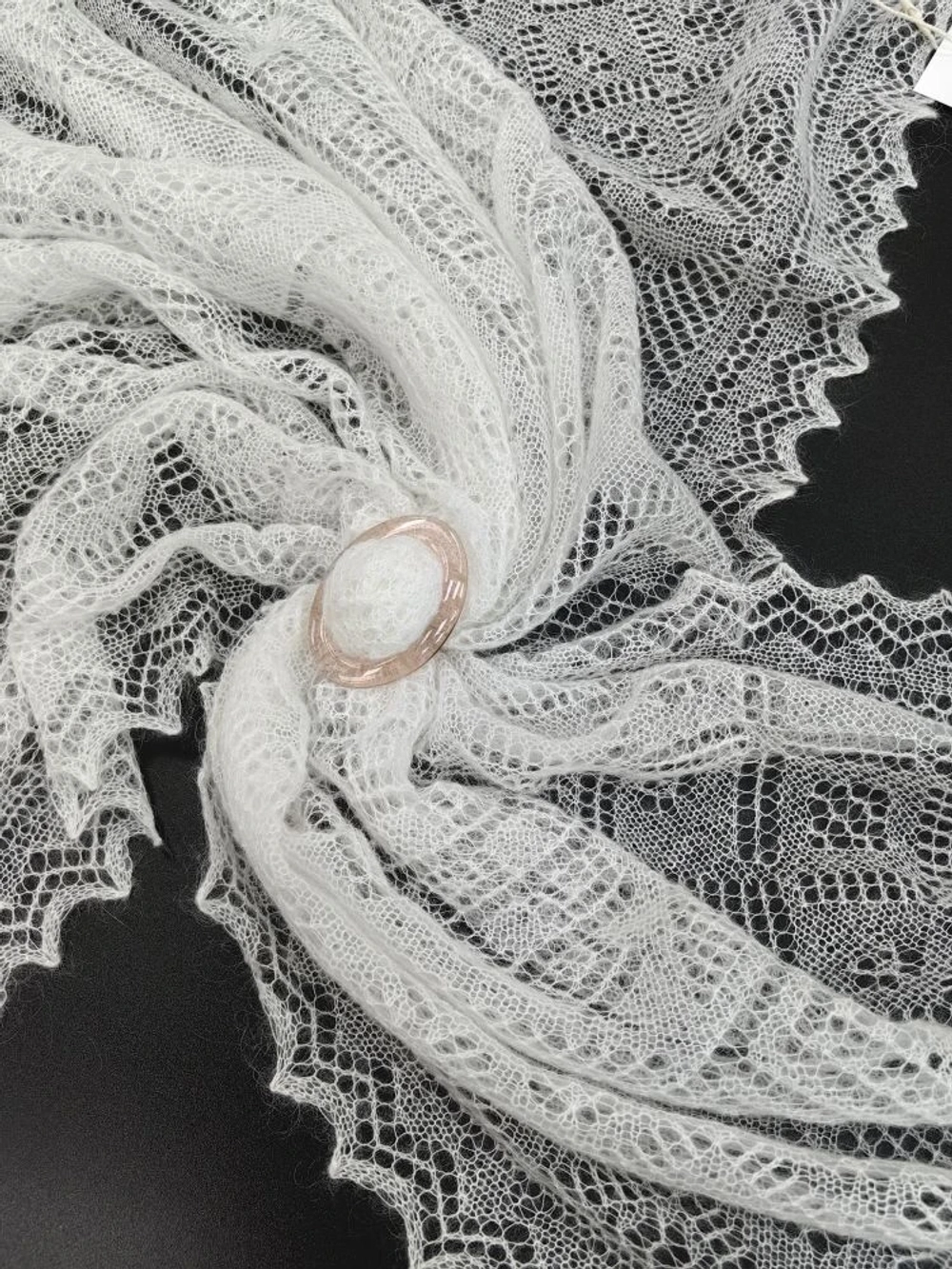 Оренбургский пуховый платок-паутинка А110-01 белый отбеленный