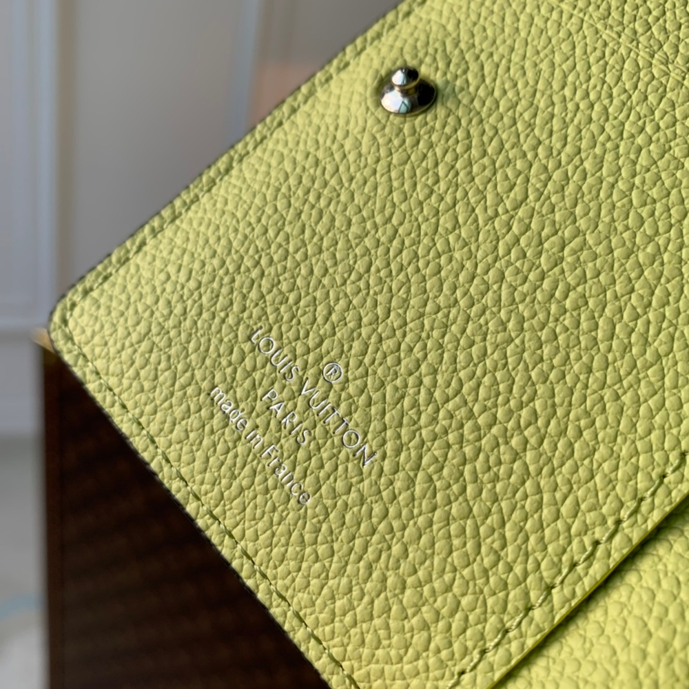 Louis Vuitton Clea Wallet