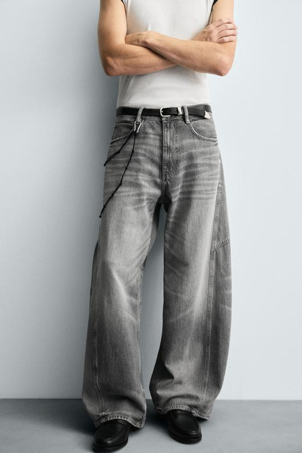 ZARA ДЖИНСЫ BALLOON FIT СО СМЕЩЕННЫМ ШВОМ, СЕРЫЙ