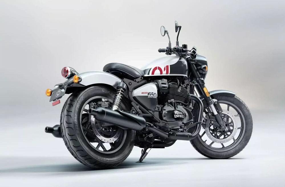 Royal Enfield Shotgun 650 Stencil White (Premium)
