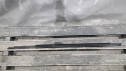 Молдинг двери передней правой Mercedes E (W213) 16-нв Б/У Оригинал A2137209604