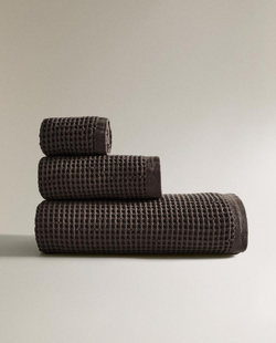 ZARA HOME ВАФЕЛЬНОЕ БАННОЕ ПОЛОТЕНЦЕ, КОРИЧНЕВЫЙ