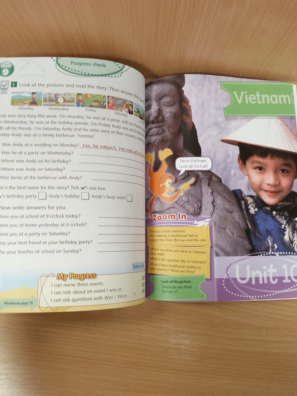 Next Move British English Level 3 Student's Book Pack (+DVD-ROM)