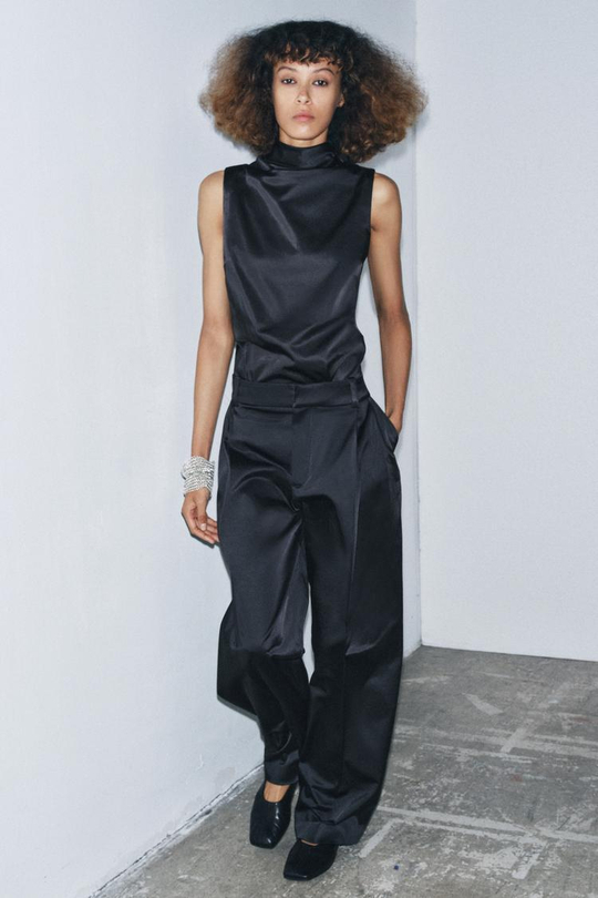 ZARA АТЛАСНЫЙ ТОП БЕЗ РУКАВОВ — ZW COLLECTION, ЧЕРНЫЙ