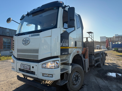 Айсин W0* на шасси FAW CA 3250 6x4 Бортовой с КМУ W0K00 (Дизельный, 8,6 л, 375 л.с., МТ)