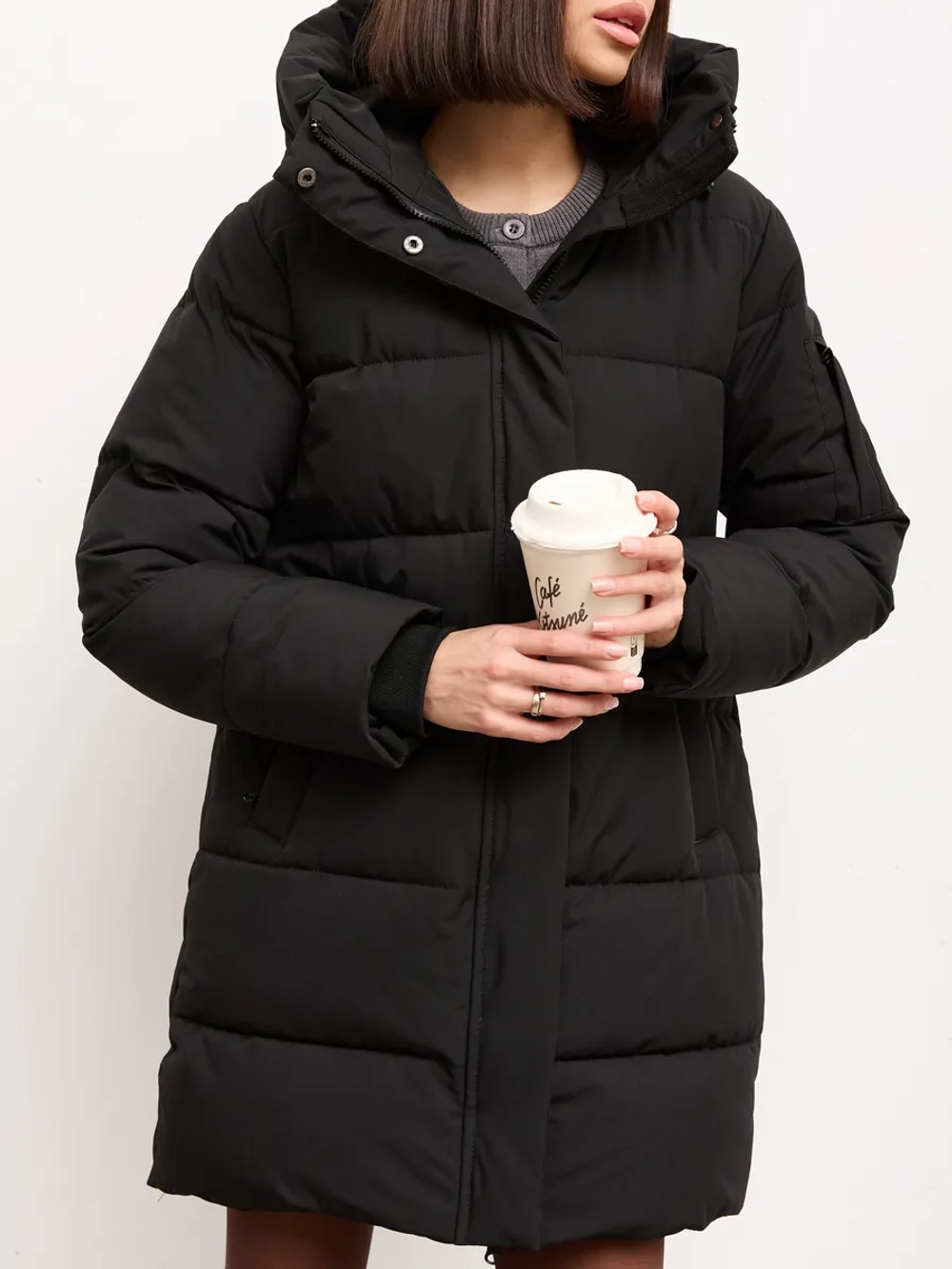 Куртка зимняя удлиненная с капюшоном