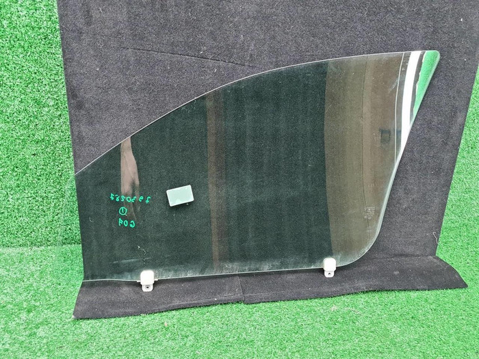 Стекло двери переднее правое Peugeot 4007 (07-12)