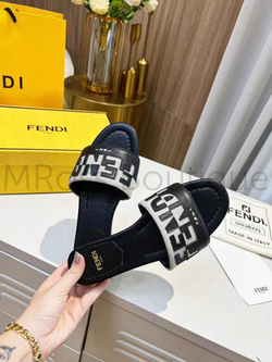 Шлепанцы Fendi