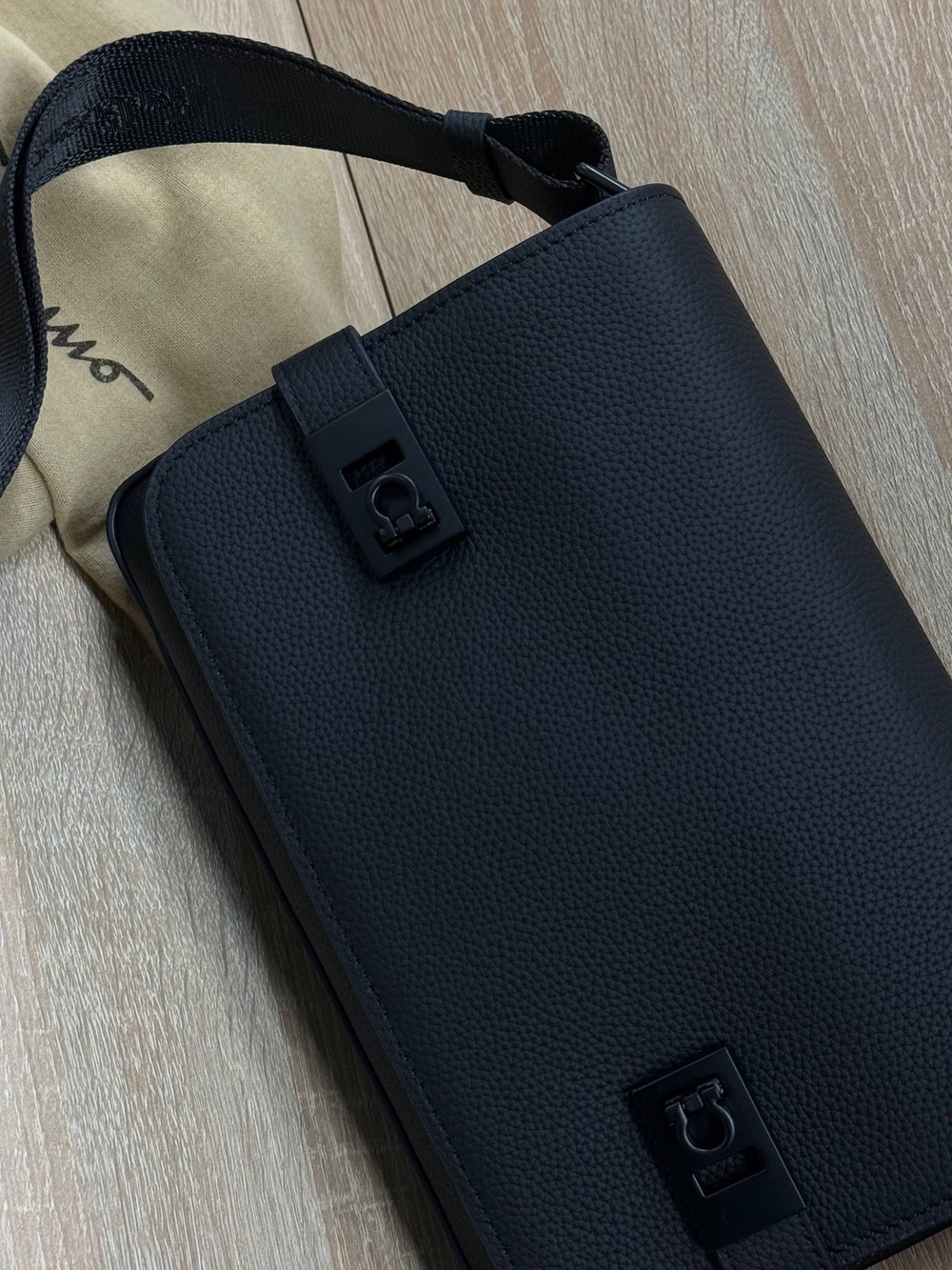 Сумка через плечо Salvatore Ferragamo