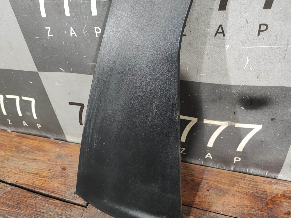 Накладка двери задней правой Kia Carnival 4 (KA4) 20-нв Б/У Оригинал 83280R0000