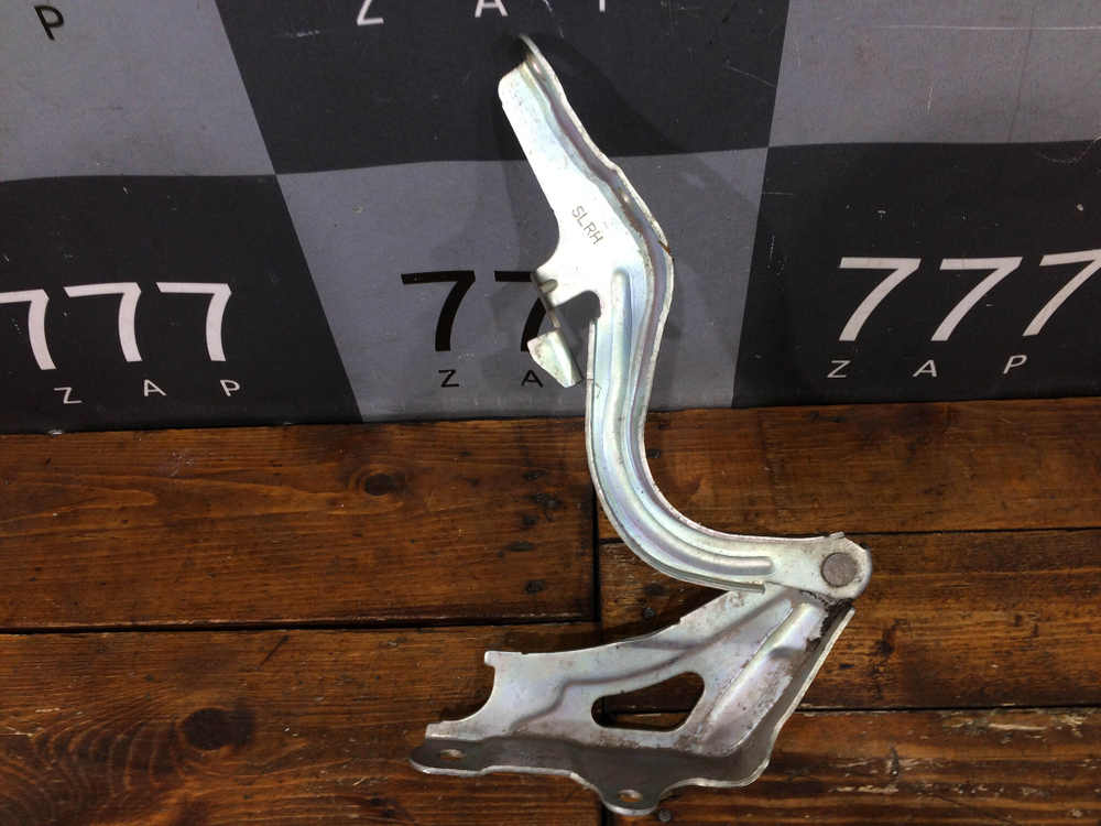 Петля капота правая Kia Sportage 3 10-16 Новая 791203W000