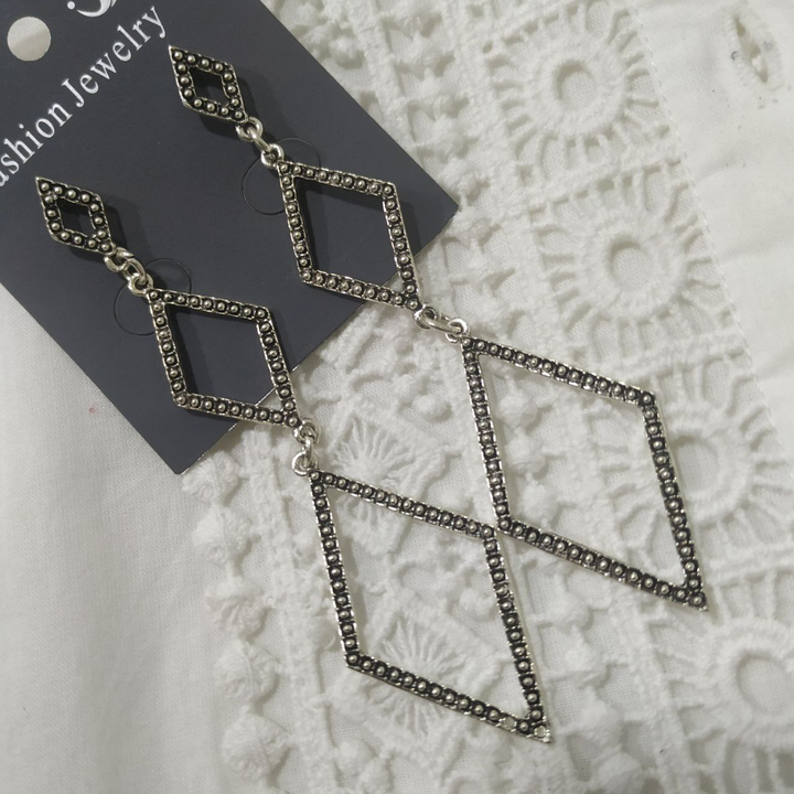 Серьги на англ.заст Bohemia 3 ромба на увеличение металл античный серебристый