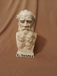 Lev Tolstoy Büstü