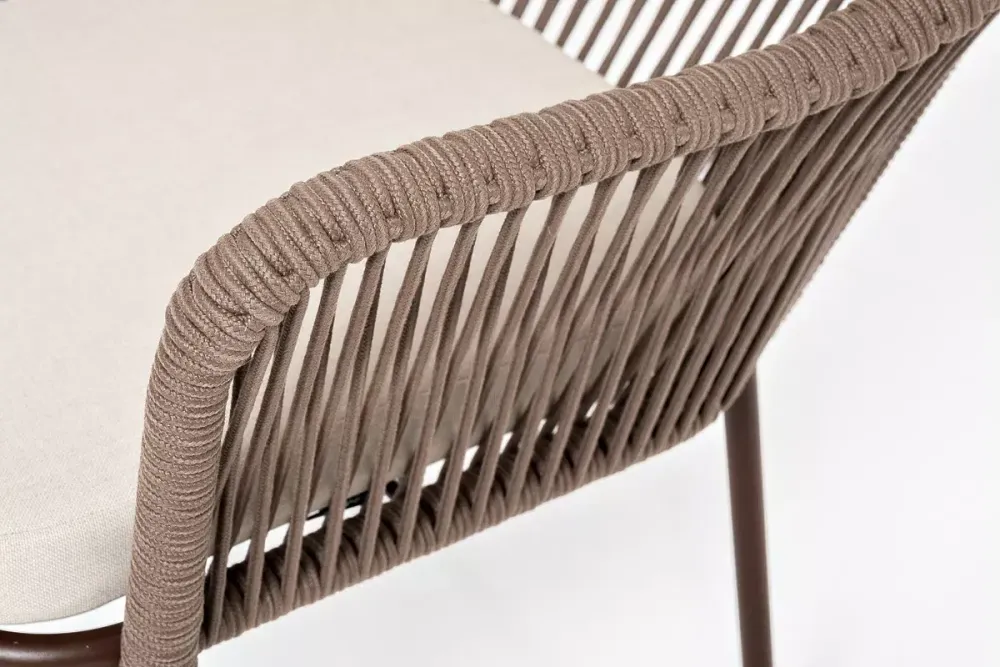 "Лион" стул плетеный из роупа, каркас из стали коричневый (RAL8016) муар, роуп коричневый круглый, ткань бежевая 15052