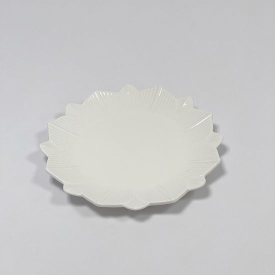 Тарелка десертная Лотос, белая