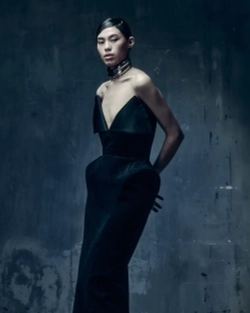 Бархатное платье с лацканами