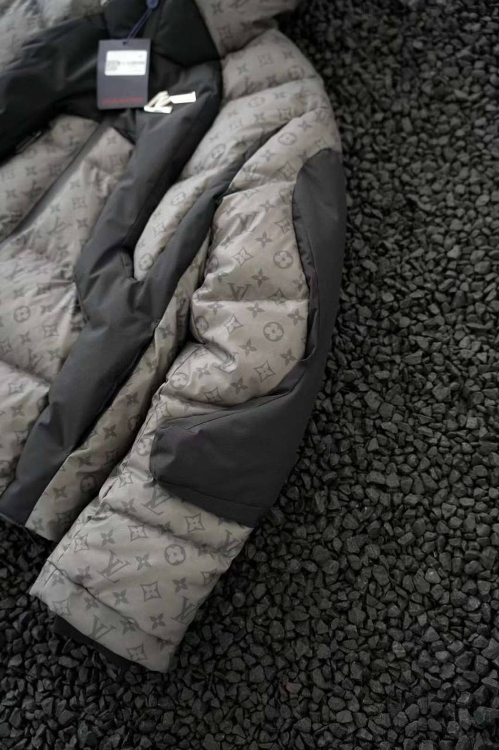 Пуховик Louis Vuitton