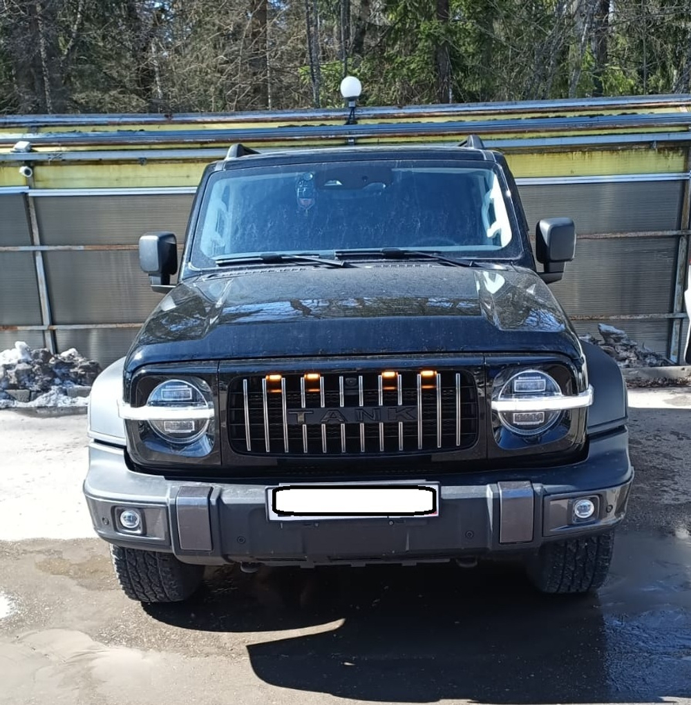 Решётка радиатора Defender GT черная Tank 300