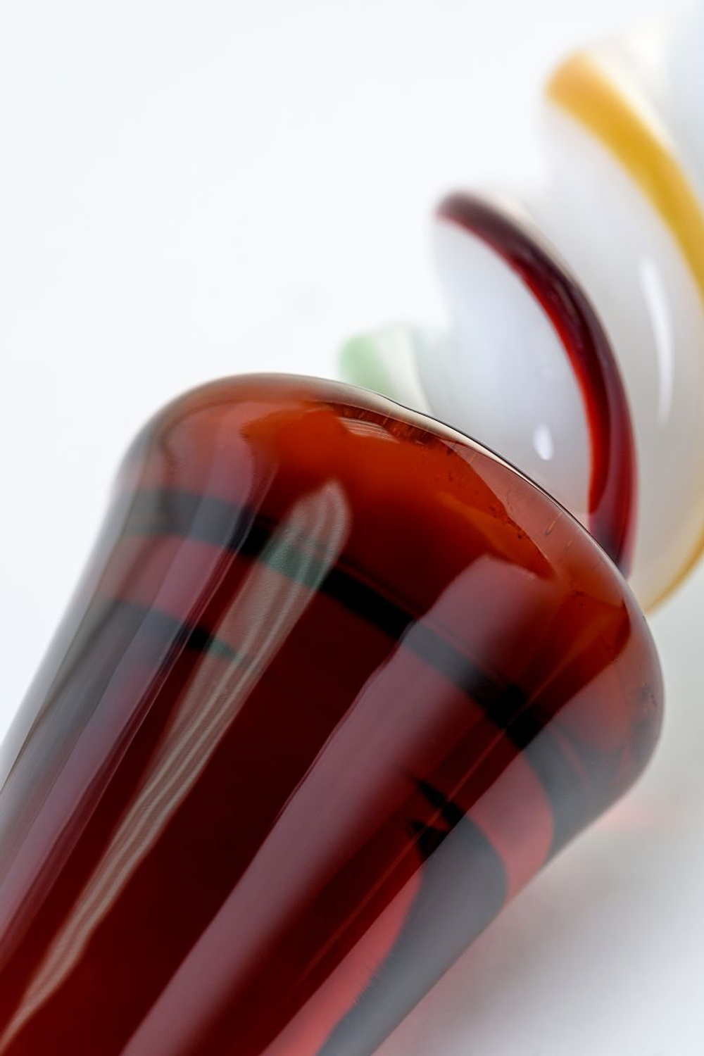 Коническая стеклянная анальная втулка Sexus Glass - 16 см. (Цвет: разноцветный)