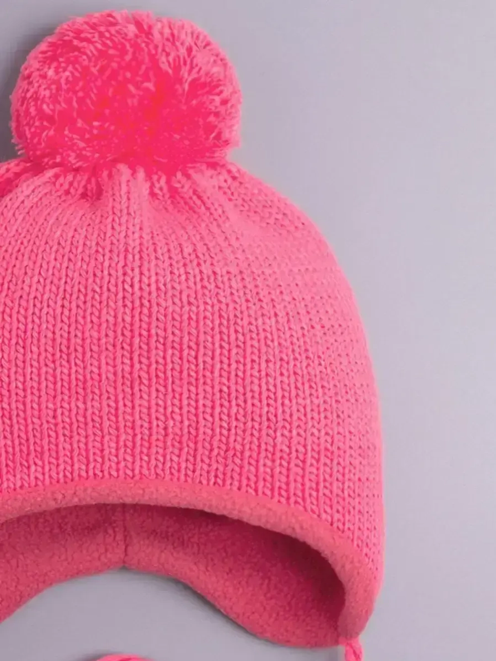 Шапка детская вязаная осенняя на завязках