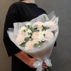 Букет из 11 кружевных гвоздик