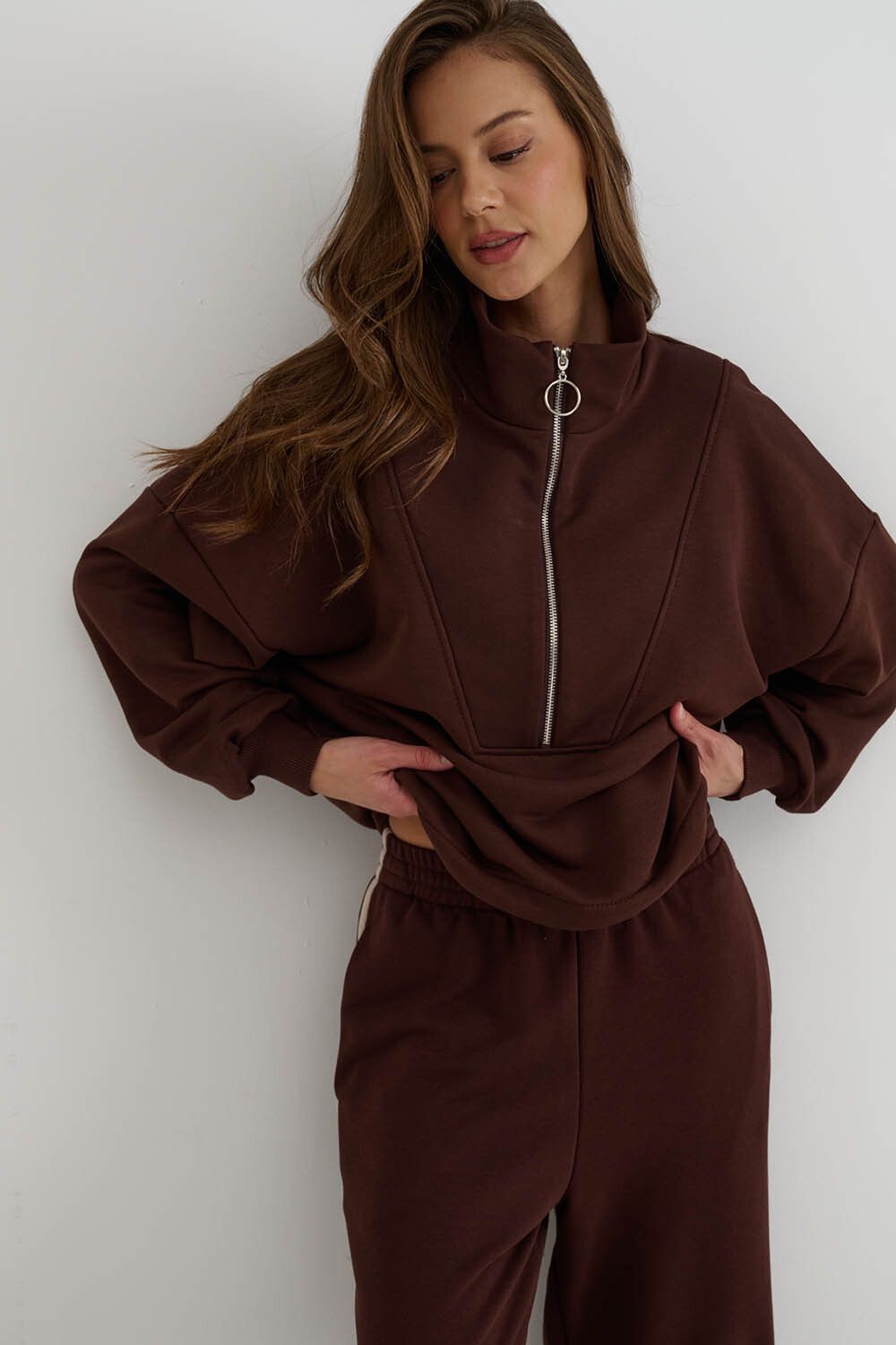 Олимпийка на молнии шоколадного цвета