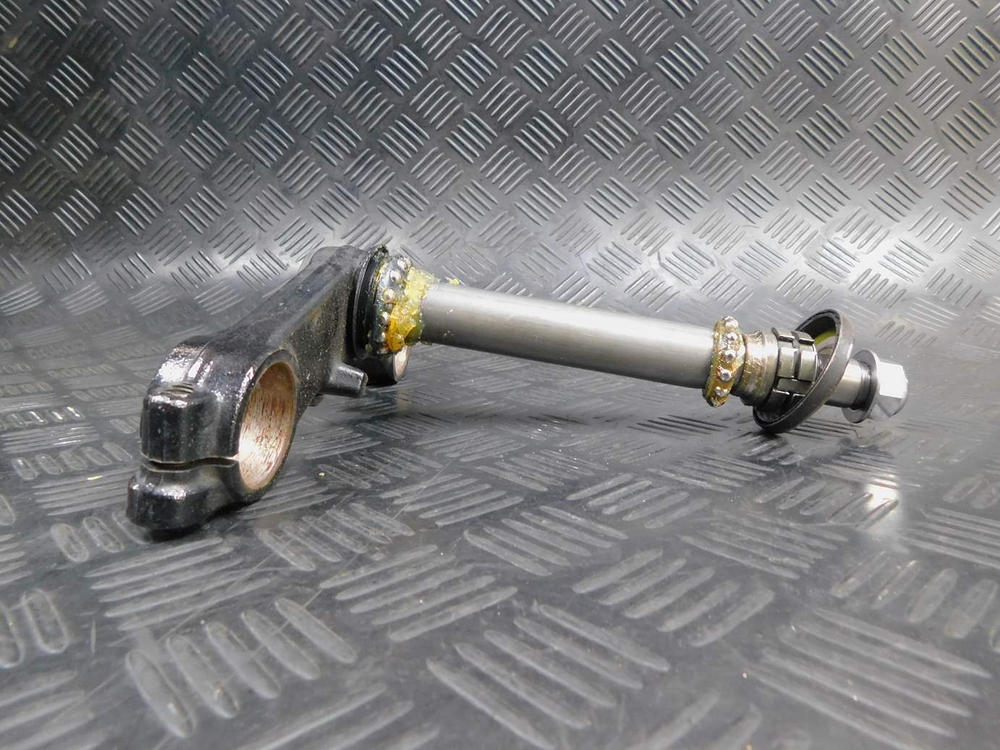 Траверса нижняя Yamaha TDM850 RN03J 2001