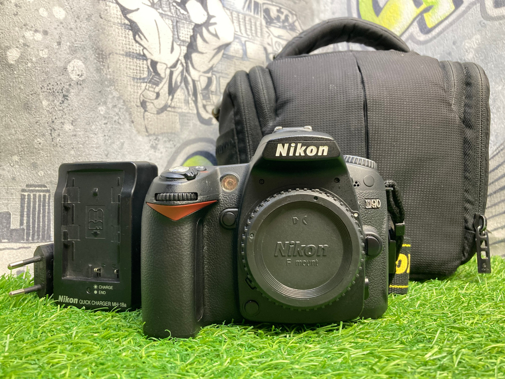 Nikon D90 (15.900 кадров) Покупка/Продажа