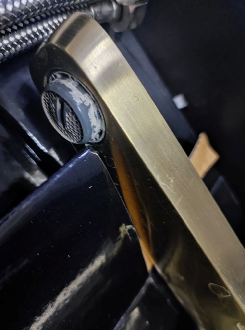 Смеситель для раковины TZAR 340401OC-80 золото