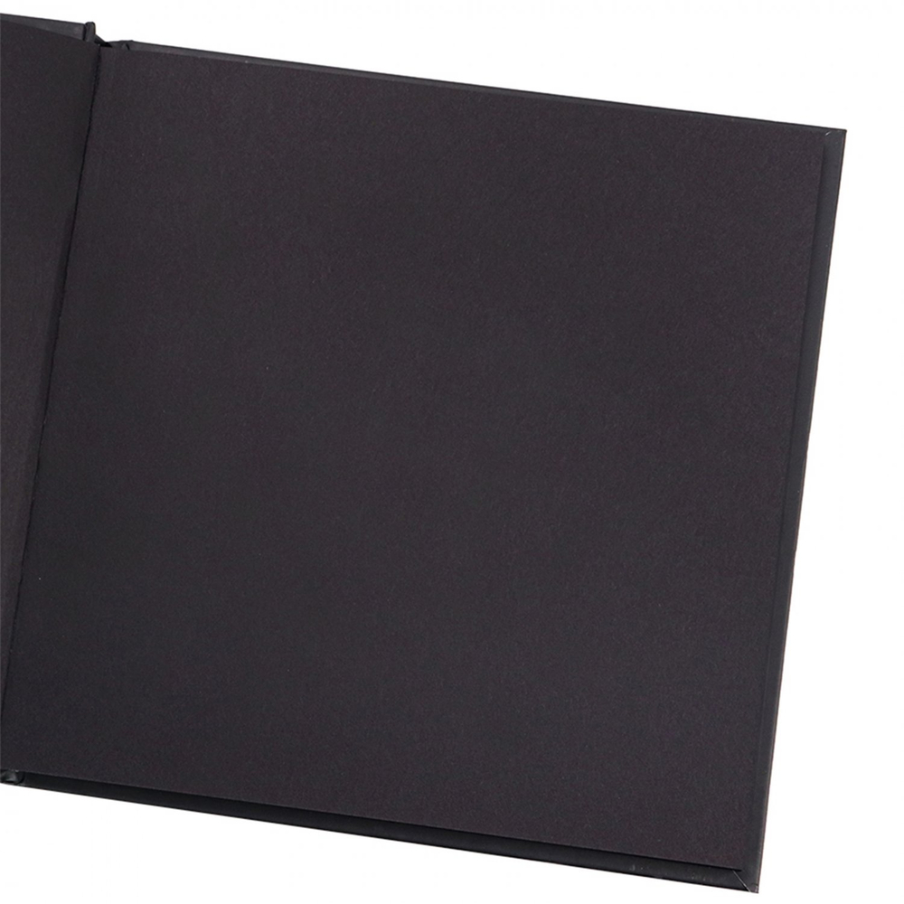 Скетчбук 160*160 мм., 40л., "Т-800", 120г/м2, Миленд, 7БЦ, матовая ламинация, выб. лак, резинка, чёрный офсет