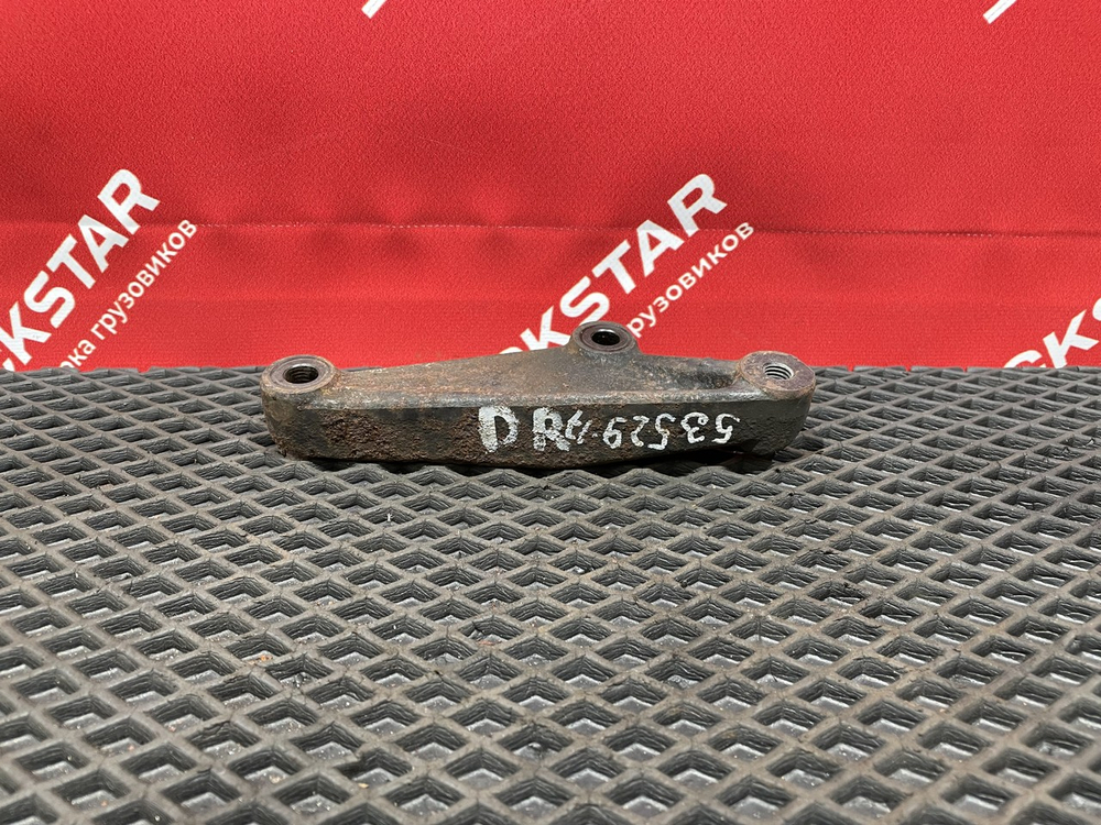 Кронштейн интеркулера