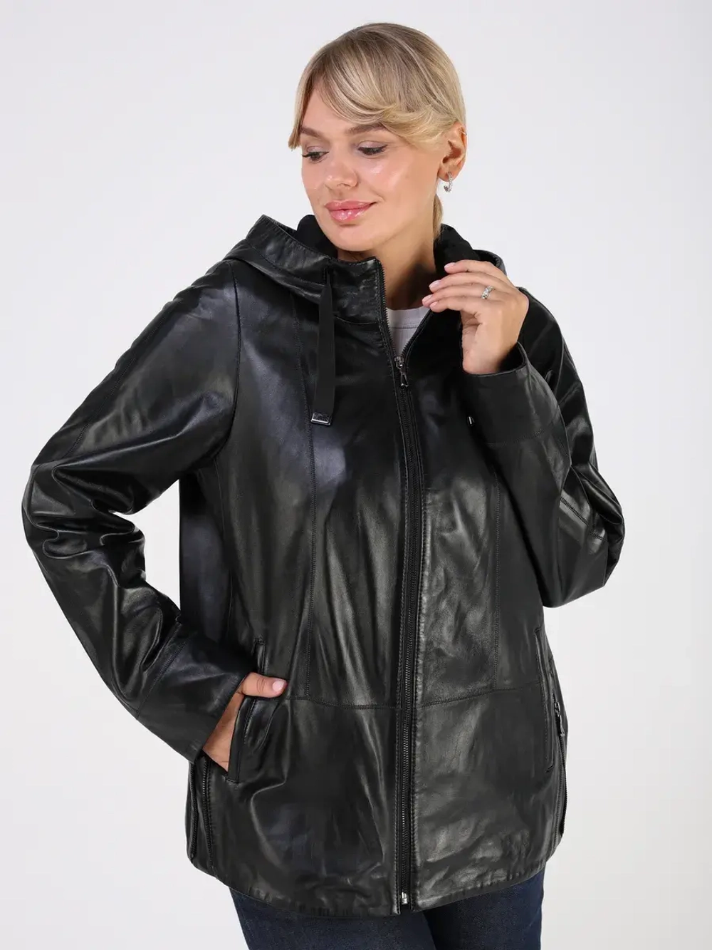 Кожаная куртка демисезонная с капюшоном