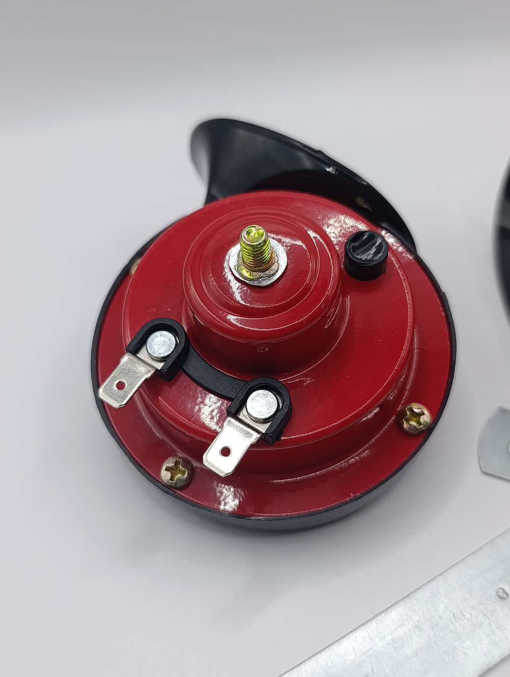 Звуковой сигнал на автомобиль универсальный, 12В двухтональный / Сигнал 2-рожковый автомобильный / Сигнал звуковой улитки 2-рожковый GMP