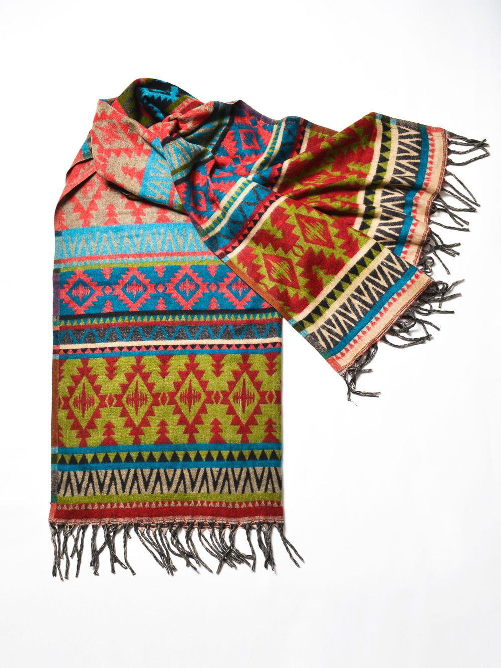 Теплый палантин с орнаментом