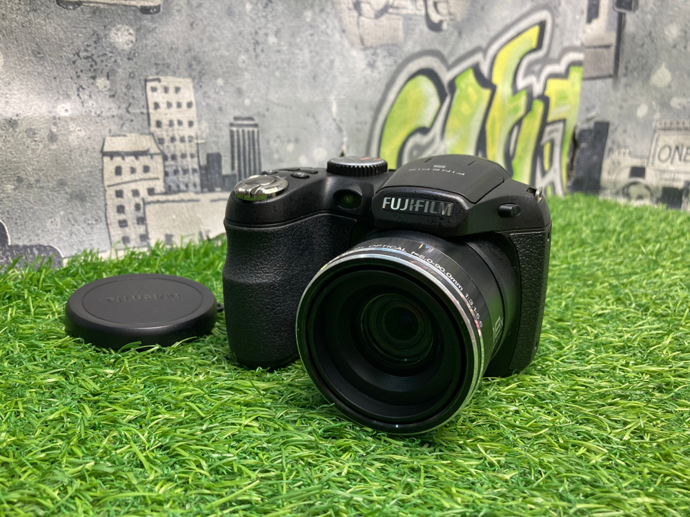 FujiFilm FinePix S2950