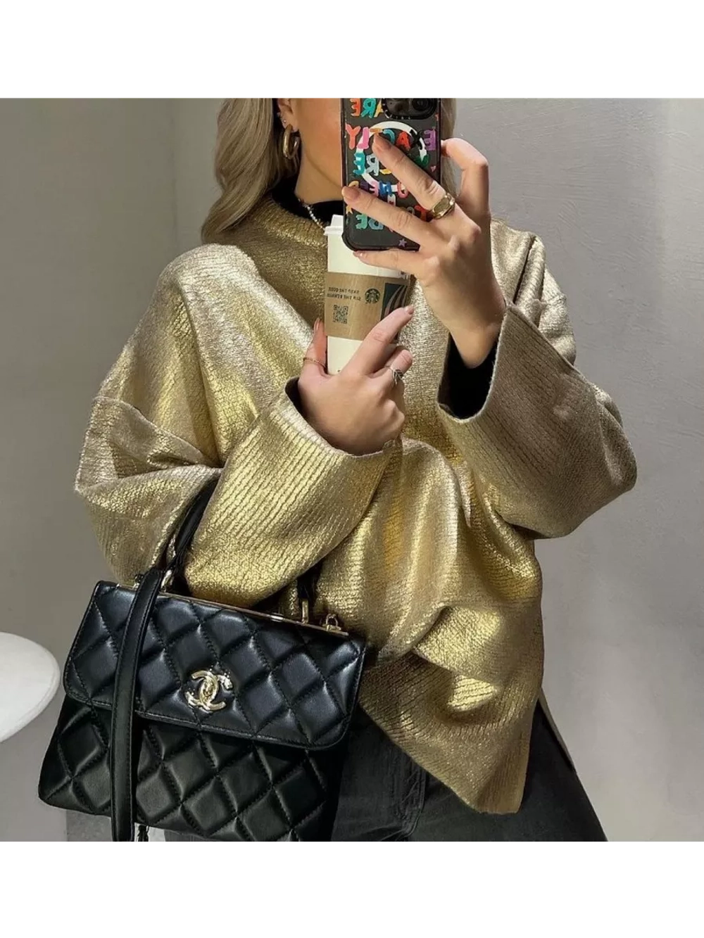 Свитер золотистый