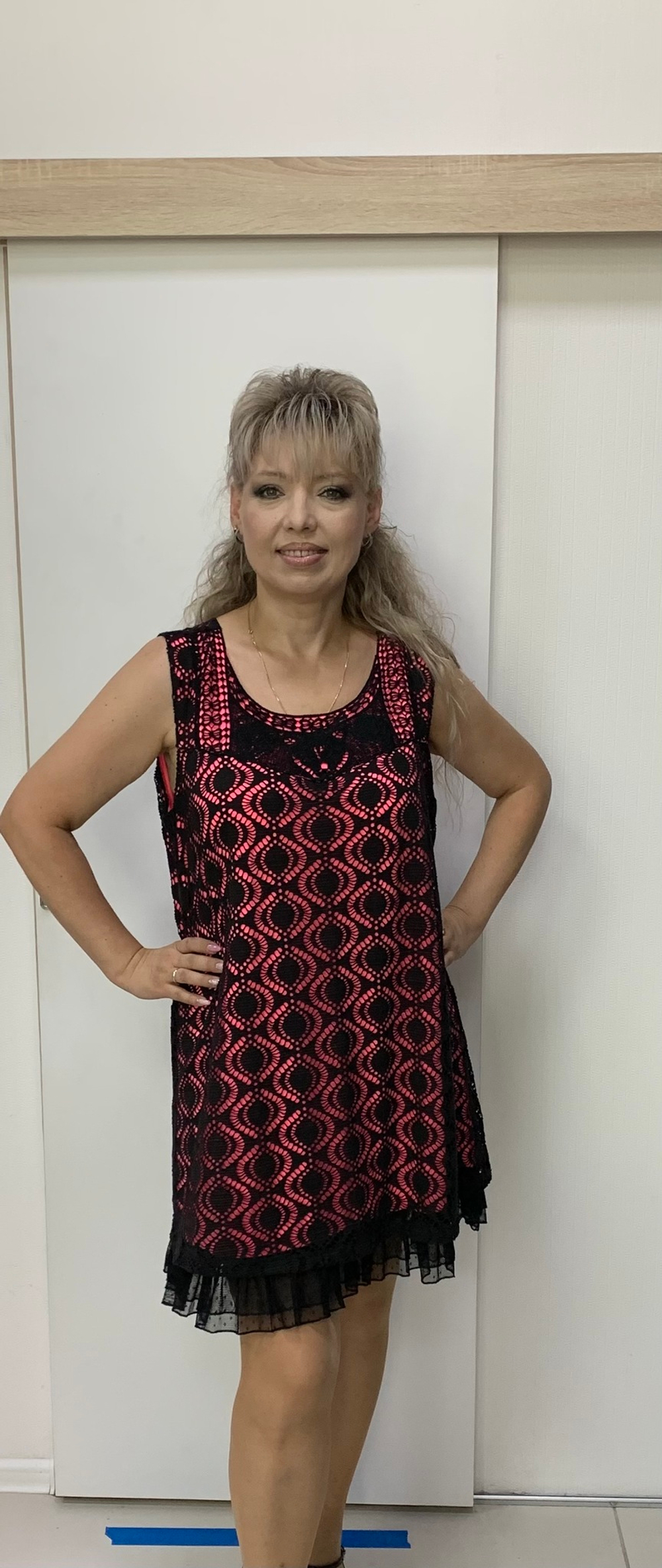 Короткое платье-туника розово-черное