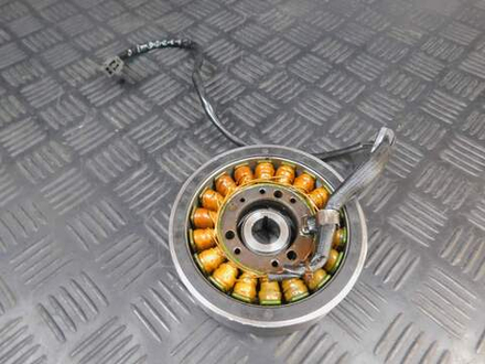 Генератор Kawasaki ZZR 400 98 053025