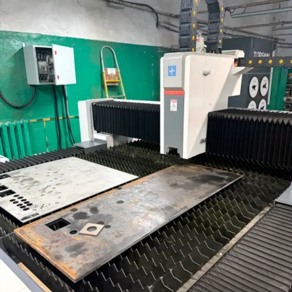 Базовый лазерный станок HGTECH SMART3015 3 кВт для резки листов металла