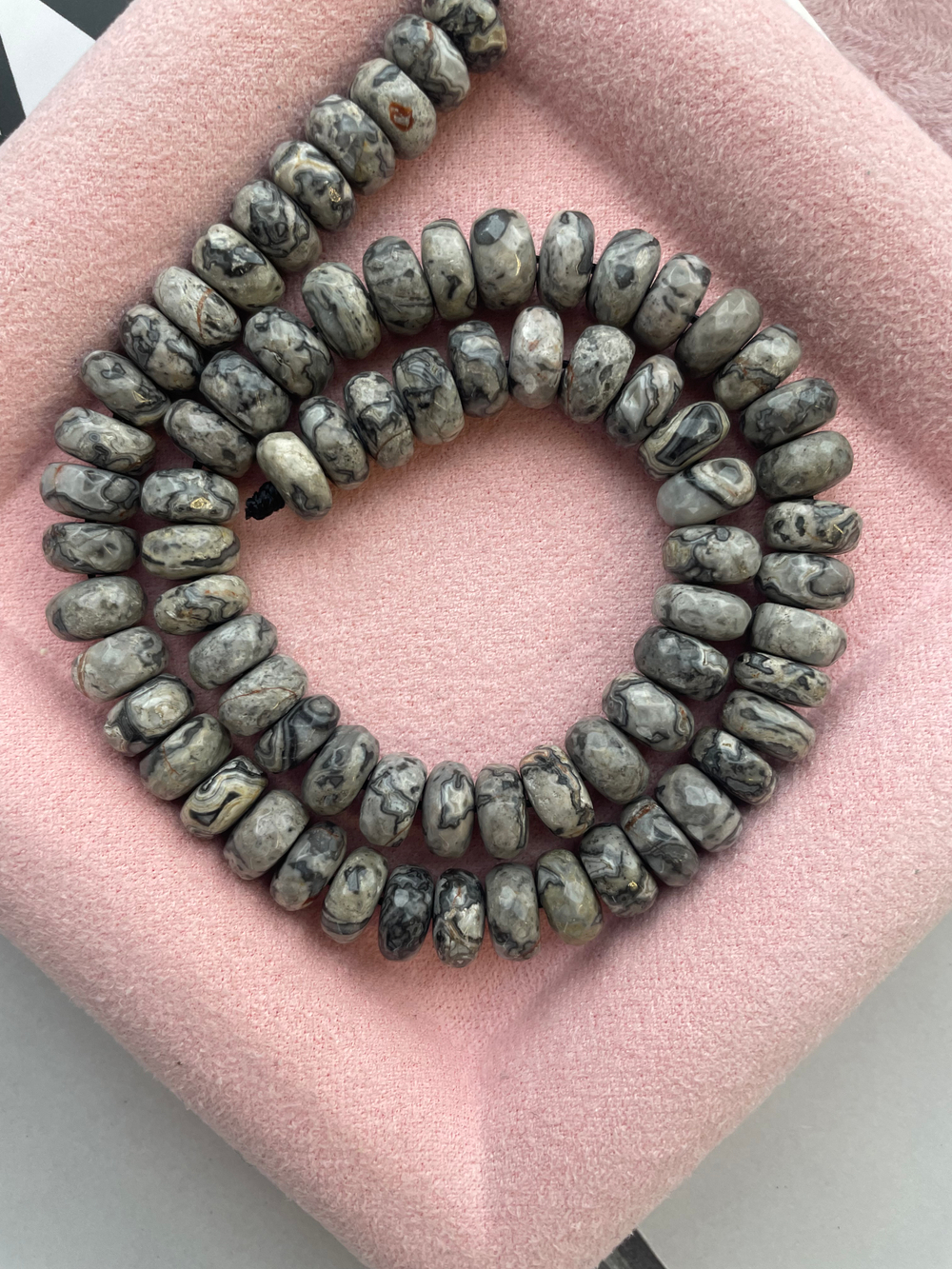 Бусины из яшмы 9,7мм (10штук)