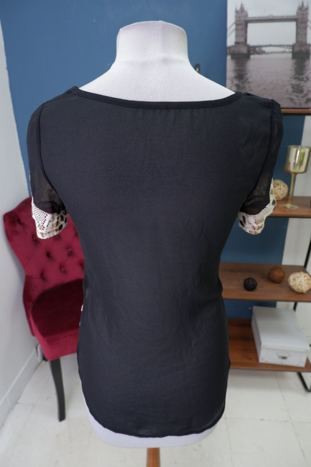 Блузка с анималистичным принтом 42-44 размер