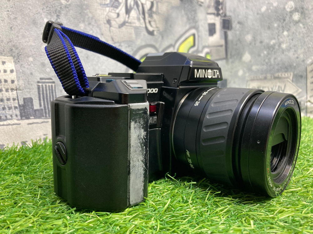 Minolta 7000 + Minolta AF 35-80mm 4-5.6 Zoom