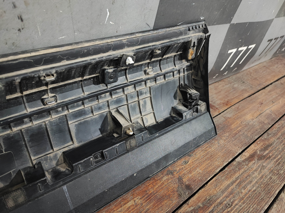 Накладка двери передней правой Hyundai Santa Fe 4 (TM) 18-нв Б/У Оригинал 87722S1000