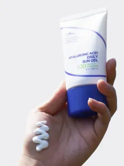 ISNTREE Cолнцезащитный гель с гиалуроновой кислотой Hyaluronic Acid Daily Sun Gel SPF30+ PA+++ (50 мл)