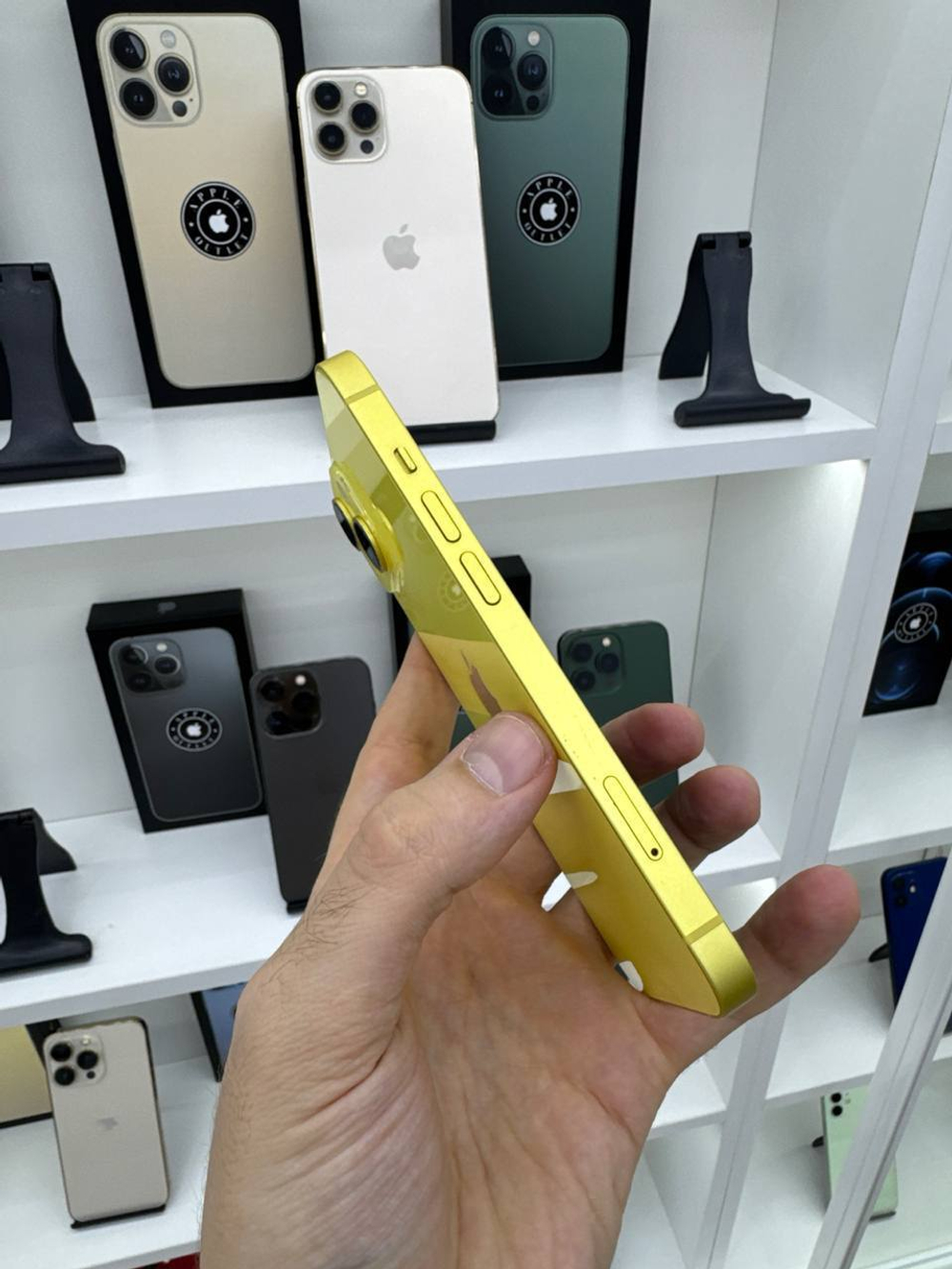 iPhone 14, 128 ГБ б/у