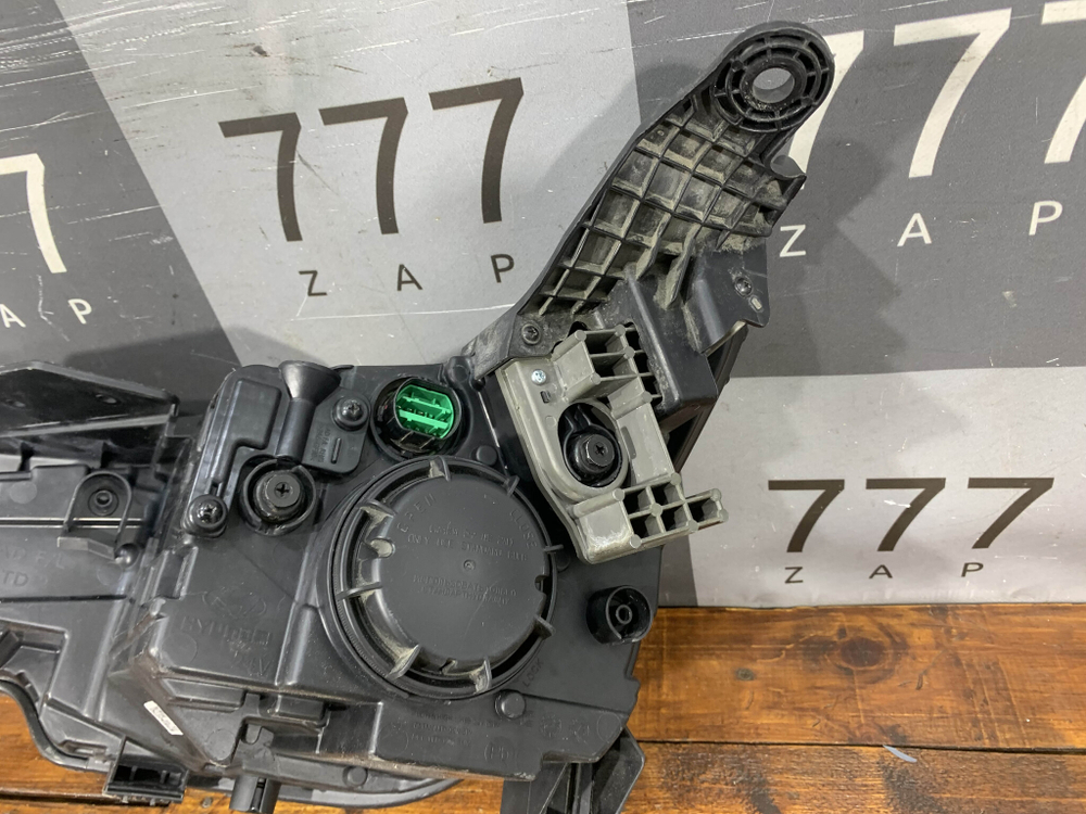 Фара левая галоген Hyundai Elantra 6 (AD) 18-20 Б/У Оригинал 92102F2600