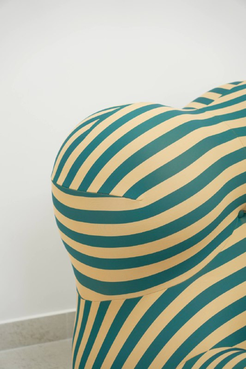 Кресло LUNARA Icon (черно-желтый)