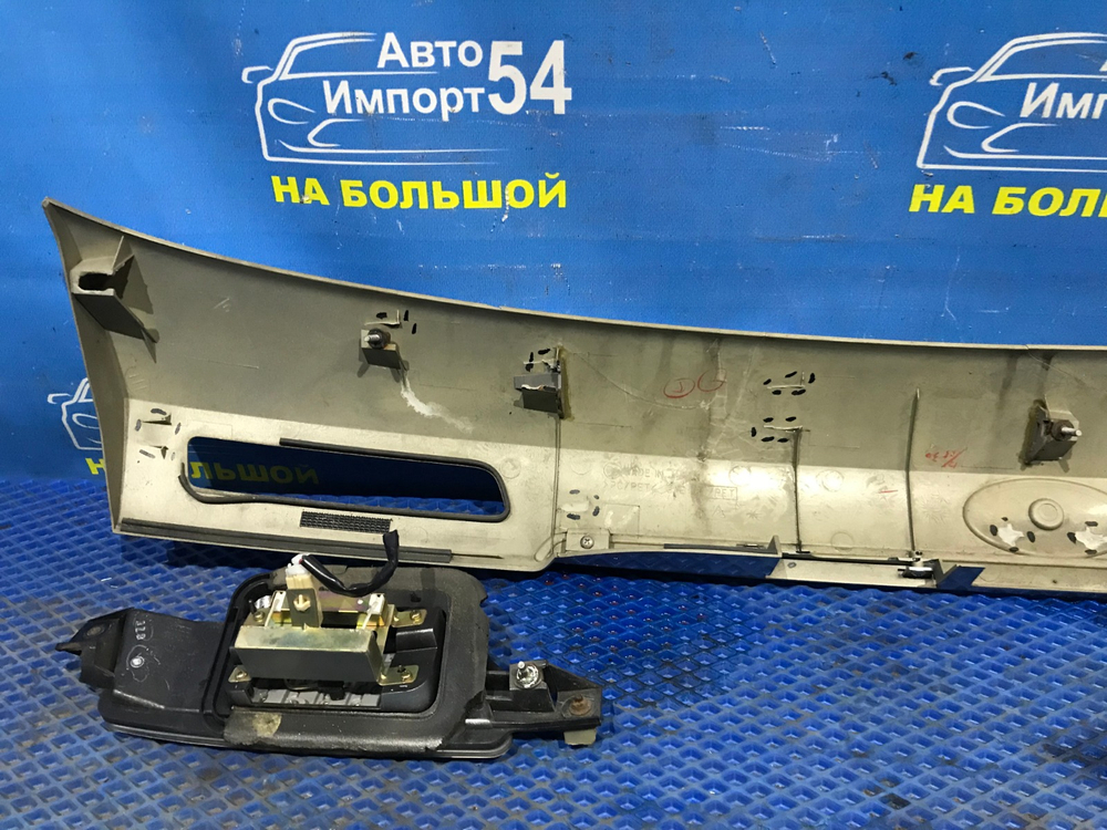 Вставка в багажник центральная SUBARU LEGACY 2003-2006